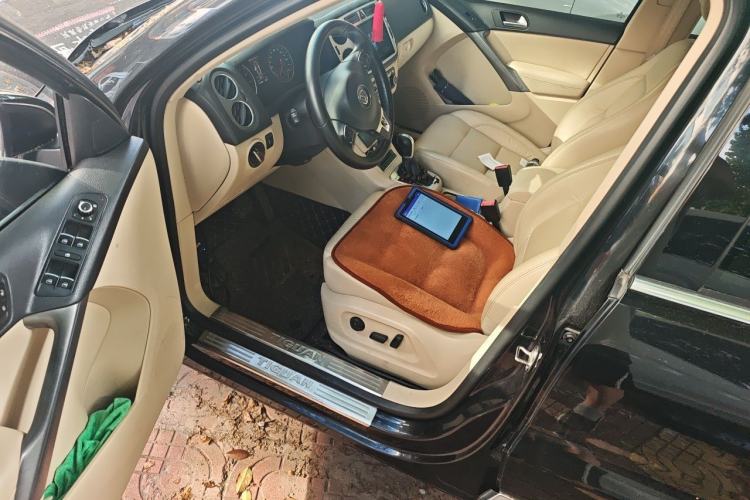 Used Volkswagen Tiguan 2012 1.8TSI Automatic All-Wheel Drive Elite Edition Driver Seat