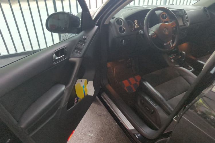 Used Volkswagen Tiguan 2012 2.0 TSI Automatic All-Wheel Drive Elite Edition Driver Seat