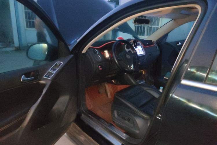 Used Volkswagen Tiguan 2012 1.8TSI Automatic All-Wheel Drive Elite Edition Driver Seat