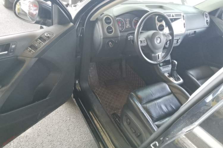 Used Volkswagen Tiguan 2012 1.8TSI Automatic All-Wheel Drive Elite Edition Driver Seat