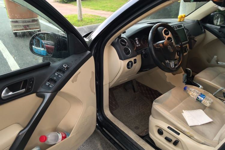 Used Volkswagen Tiguan 2012 2.0 TSI Automatic All-Wheel Drive Flagship Edition Driver Seat