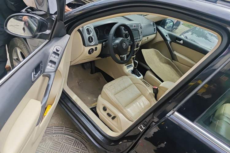 Used Volkswagen Tiguan 2012 1.8TSI Automatic All-Wheel Drive Elite Edition Driver Seat