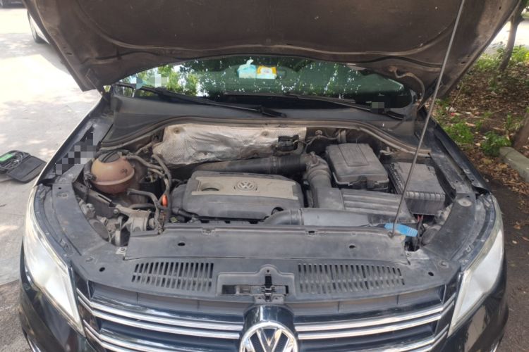 Used Volkswagen Tiguan 2012 2.0 TSI Automatic All-Wheel Drive Flagship Edition Engine Bay