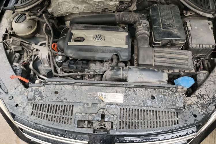 Used Volkswagen Tiguan 2012 1.8TSI Automatic Two-Wheel Drive Trend Edition Engine Bay