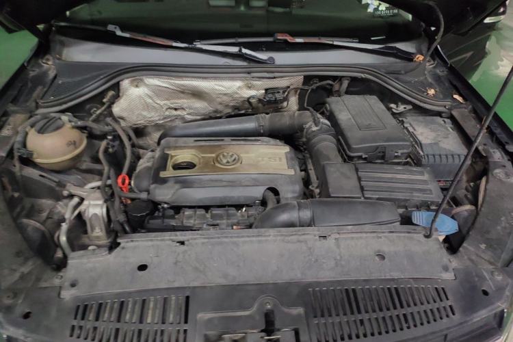 Used Volkswagen Tiguan 2012 2.0 TSI Automatic All-Wheel Drive Elite Edition Engine Bay