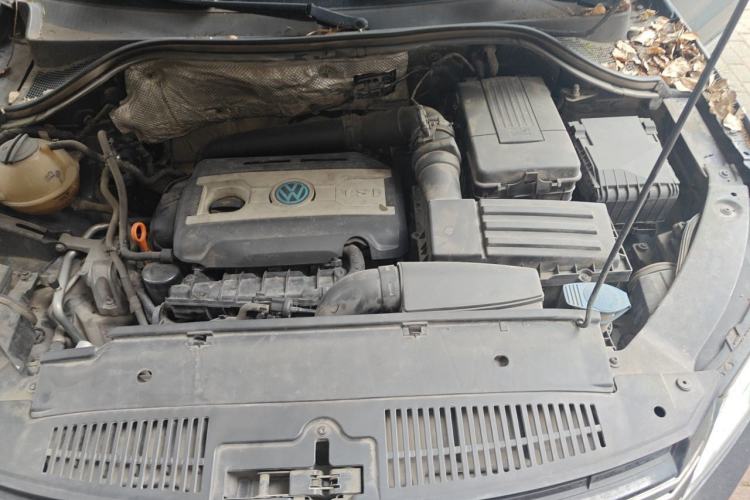 Used Volkswagen Tiguan 2012 1.8TSI Automatic Two-Wheel Drive Trend Edition Engine Bay