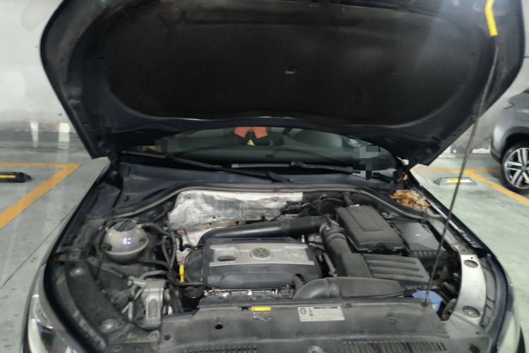 Used Volkswagen Tiguan 2012 2.0 TSI Comfort Edition Engine Bay