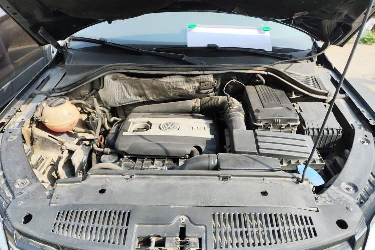 Used Volkswagen Tiguan 2012 2.0 TSI Comfort Edition Engine Bay