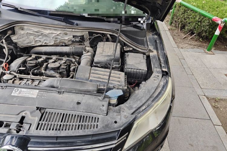 Used Volkswagen Tiguan 2012 1.8TSI Automatic Two-Wheel Drive Zhaoshi Edition Engine Bay Left