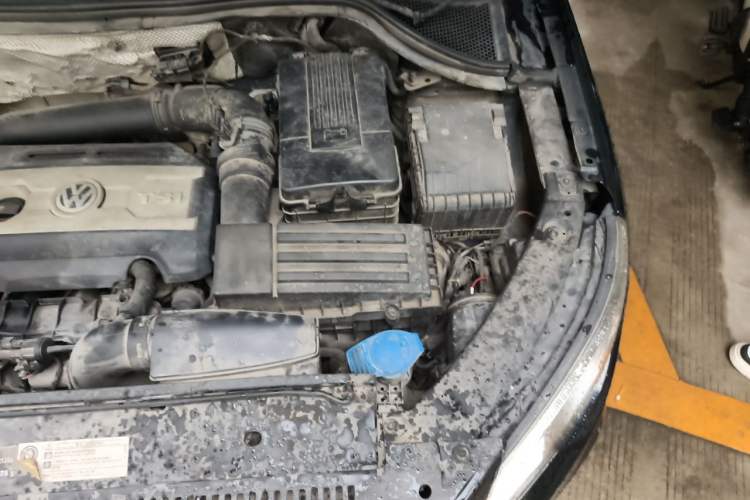 Used Volkswagen Tiguan 2012 1.8TSI Automatic Two-Wheel Drive Trend Edition Engine Bay Left