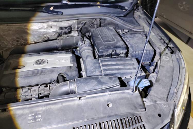 Used Volkswagen Tiguan 2012 2.0 TSI Automatic All-Wheel Drive Elite Edition Engine Bay Left