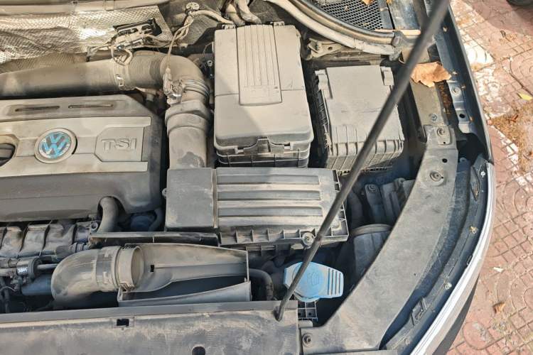 Used Volkswagen Tiguan 2012 1.8TSI Automatic All-Wheel Drive Elite Edition Engine Bay Left