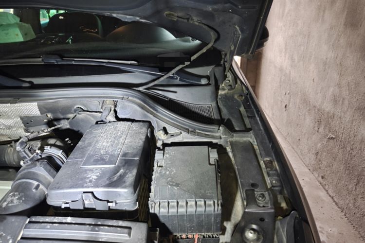 Used Volkswagen Tiguan 2012 2.0 TSI Comfort Edition Engine Bay Left