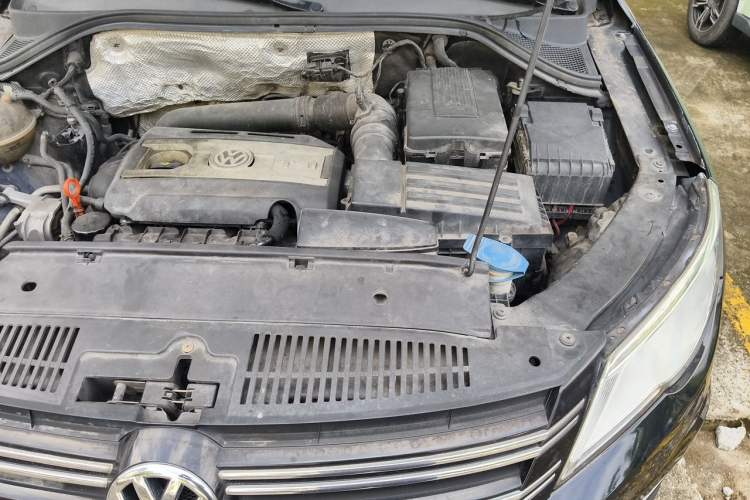 Used Volkswagen Tiguan 2012 2.0 TSI Automatic All-Wheel Drive Flagship Edition Engine Bay Left