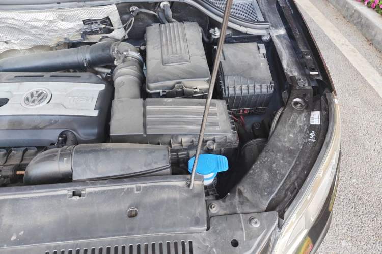 Used Volkswagen Tiguan 2012 1.8TSI Automatic All-Wheel Drive Fashion Edition Engine Bay Left
