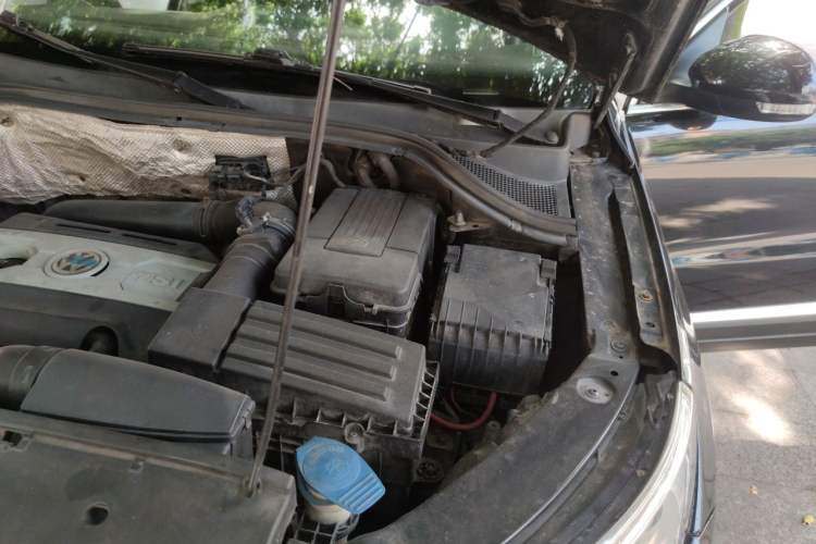 Used Volkswagen Tiguan 2012 2.0 TSI Automatic All-Wheel Drive Flagship Edition Engine Bay Left