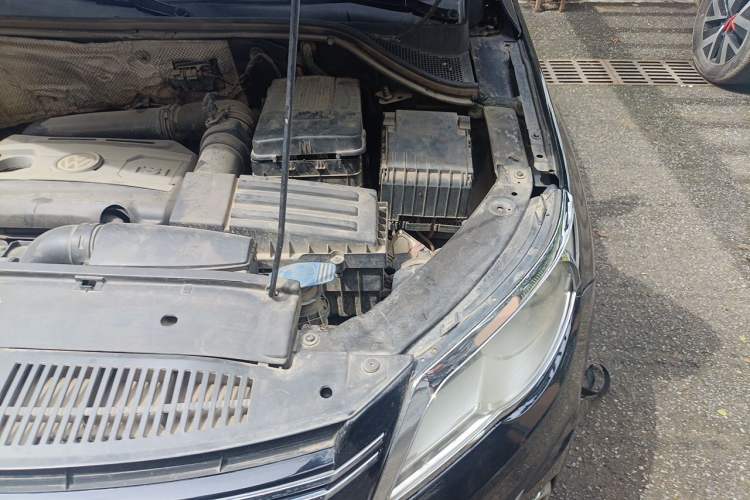Used Volkswagen Tiguan 2012 1.8TSI Automatic Two-Wheel Drive Urban Edition Engine Bay Left