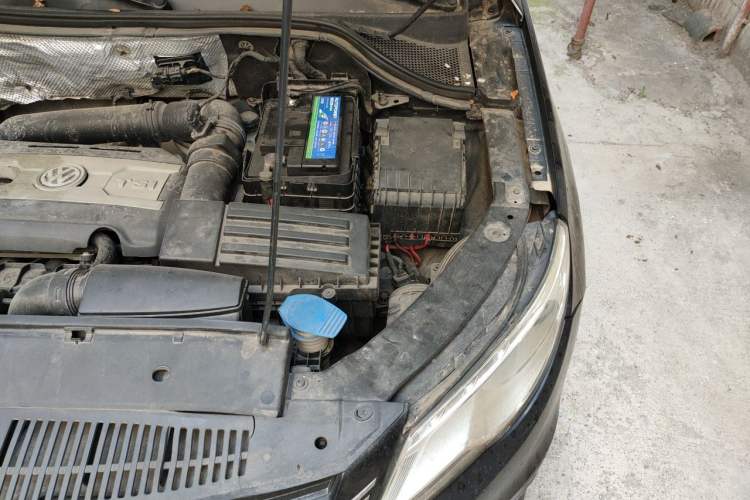 Used Volkswagen Tiguan 2012 1.8TSI Automatic Two-Wheel Drive Elite Edition Engine Bay Left