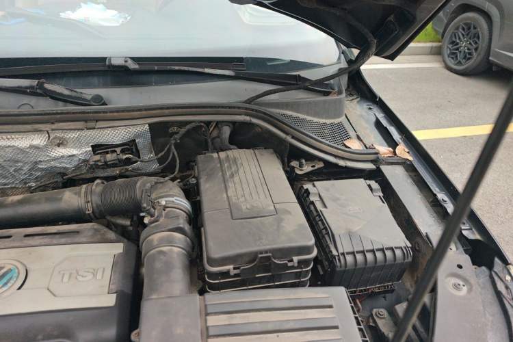 Used Volkswagen Tiguan 2012 1.8TSI Automatic Two-Wheel Drive Elite Edition Engine Bay Left