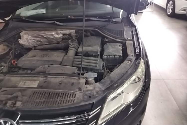 Used Volkswagen Tiguan 2012 1.8TSI Automatic All-Wheel Drive Fashion Edition Engine Bay Left