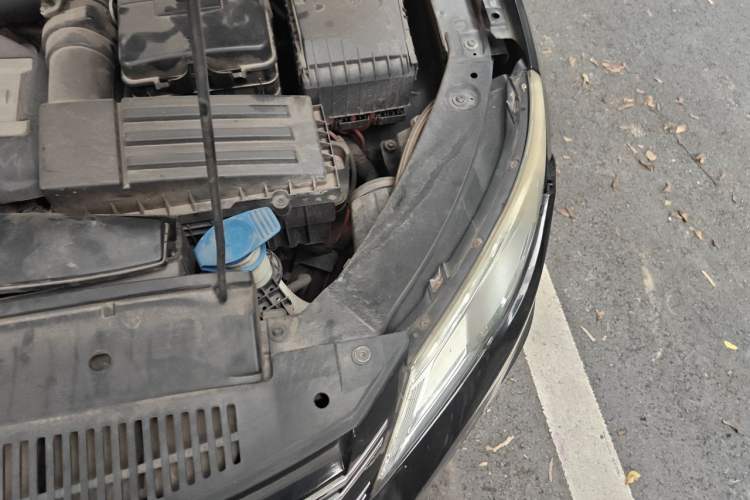 Used Volkswagen Tiguan 2012 1.8TSI Automatic Two-Wheel Drive Urban Edition Engine Bay Left