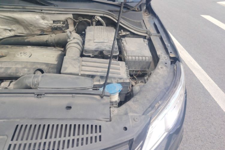 Used Volkswagen Tiguan 2012 1.8TSI Automatic Two-Wheel Drive Trend Edition Engine Bay Left