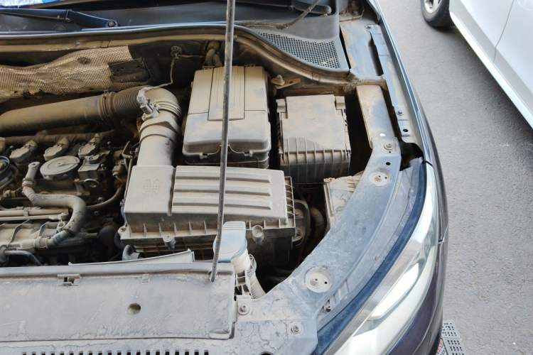 Used Volkswagen Tiguan 2012 2.0 TSI Luxury Edition Engine Bay Left