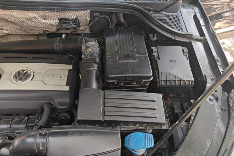 Used Volkswagen Tiguan 2012 1.8TSI Automatic Two-Wheel Drive Elite Edition Engine Bay Left