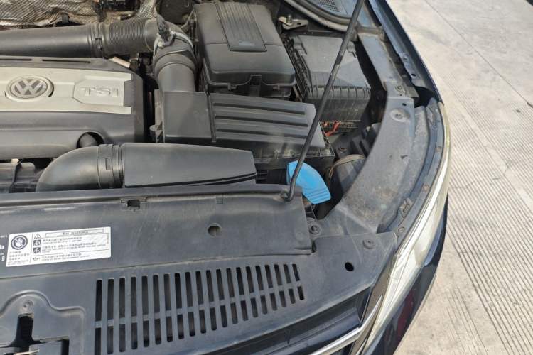 Used Volkswagen Tiguan 2012 1.8TSI Automatic Two-Wheel Drive Urban Edition Engine Bay Left