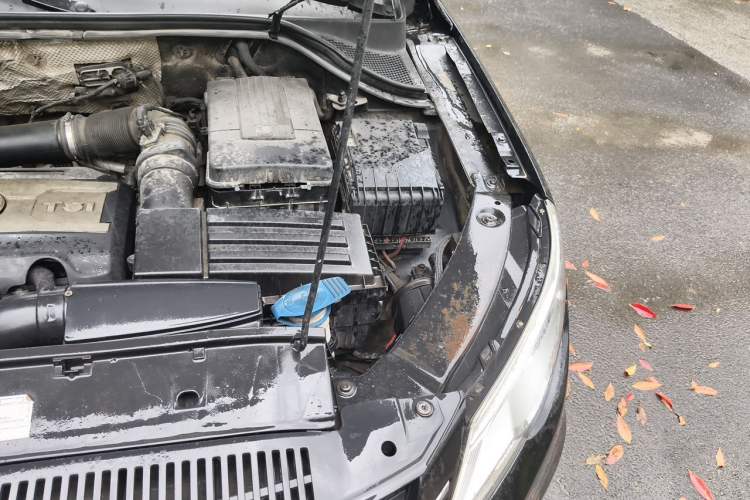 Used Volkswagen Tiguan 2012 1.8TSI Automatic All-Wheel Drive Elite Edition Engine Bay Left