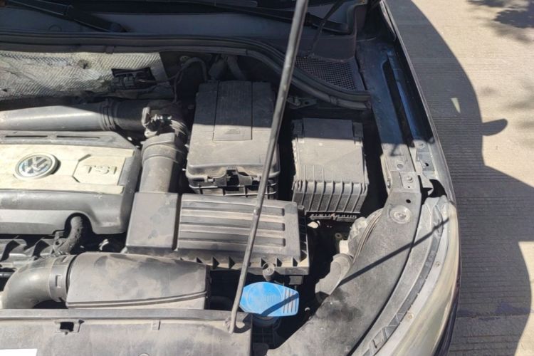 Used Volkswagen Tiguan 2012 2.0 TSI Automatic All-Wheel Drive Flagship Edition Engine Bay Left