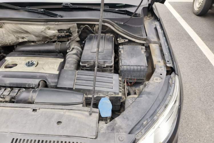 Used Volkswagen Tiguan 2012 1.8TSI Automatic Two-Wheel Drive Trend Edition Engine Bay Left