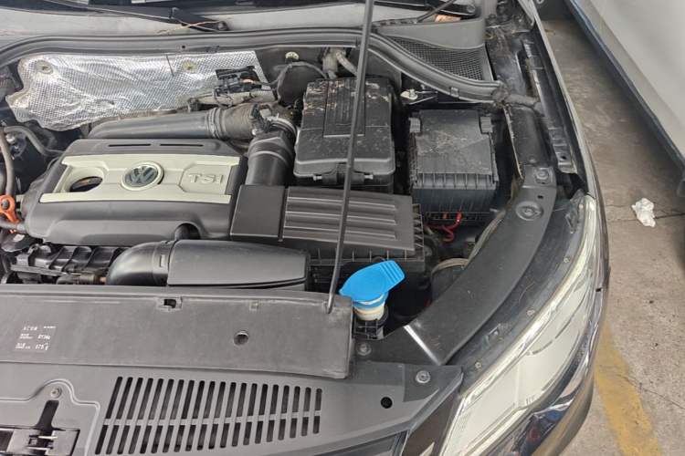 Used Volkswagen Tiguan 2012 1.8TSI Manual Two-Wheel Drive Urban Edition Engine Bay Left