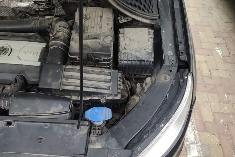 Used Volkswagen Tiguan 2012 1.8TSI Automatic Two-Wheel Drive Zhaoshi Edition Engine Bay Left