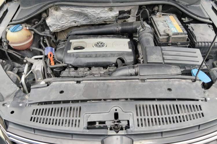 Used Volkswagen Tiguan 2012 1.8TSI Automatic All-Wheel Drive Elite Edition Engine Bay