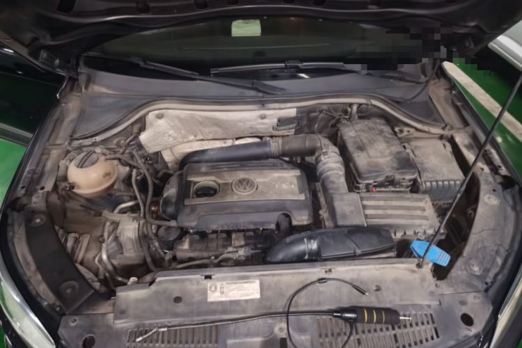 Used Volkswagen Tiguan 2012 2.0 TSI Comfort Edition Engine Bay