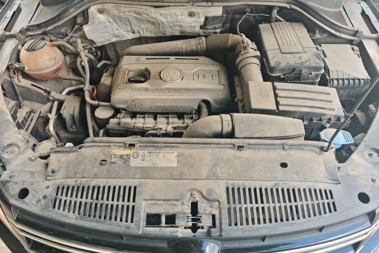 Used Volkswagen Tiguan 2012 2.0 TSI Comfort Edition Engine Bay