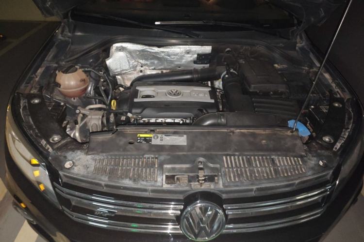 Used Volkswagen Tiguan 2012 2.0 TSI Comfort Edition Engine Bay