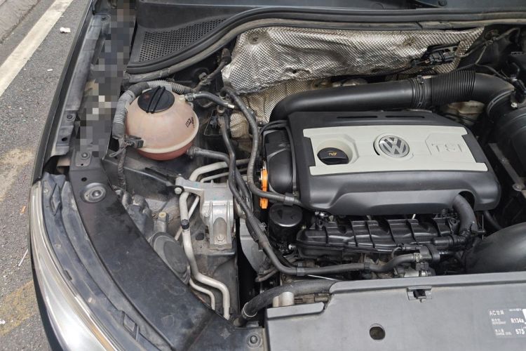 Used Volkswagen Tiguan 2012 2.0 TSI Automatic All-Wheel Drive Flagship Edition Engine Bay Right