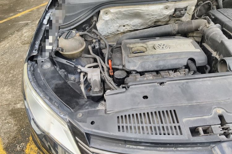 Used Volkswagen Tiguan 2012 2.0 TSI Automatic All-Wheel Drive Flagship Edition Engine Bay Right