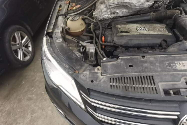 Used Volkswagen Tiguan 2012 1.8TSI Automatic All-Wheel Drive Elite Edition Engine Bay Right