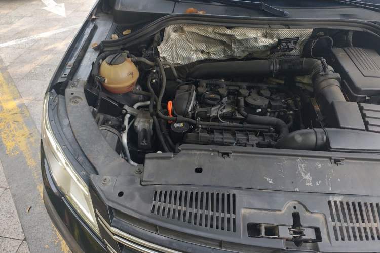 Used Volkswagen Tiguan 2012 1.8TSI Automatic Two-Wheel Drive Urban Edition Engine Bay Right