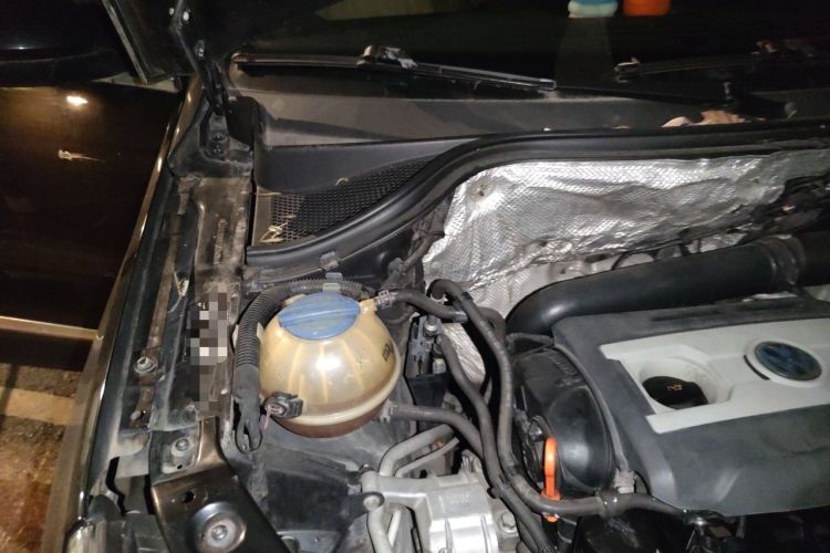 Used Volkswagen Tiguan 2012 1.8TSI Automatic Two-Wheel Drive Elite Edition Engine Bay Right