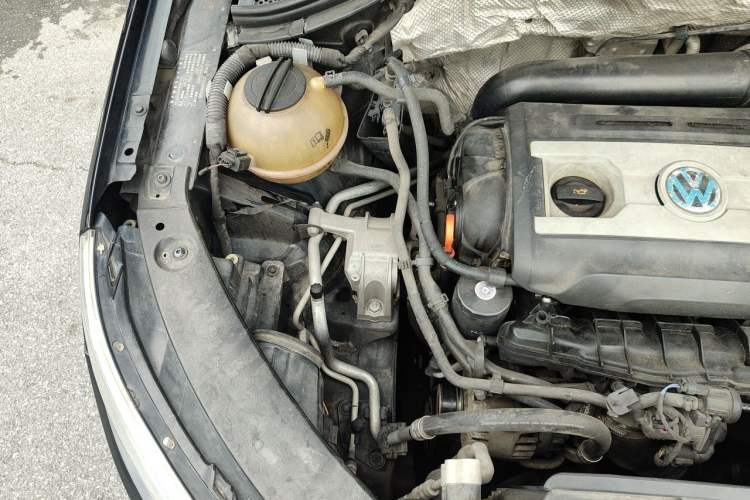 Used Volkswagen Tiguan 2012 1.8TSI Automatic All-Wheel Drive Elite Edition Engine Bay Right
