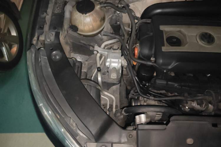 Used Volkswagen Tiguan 2012 1.8TSI Automatic All-Wheel Drive Elite Edition Engine Bay Right