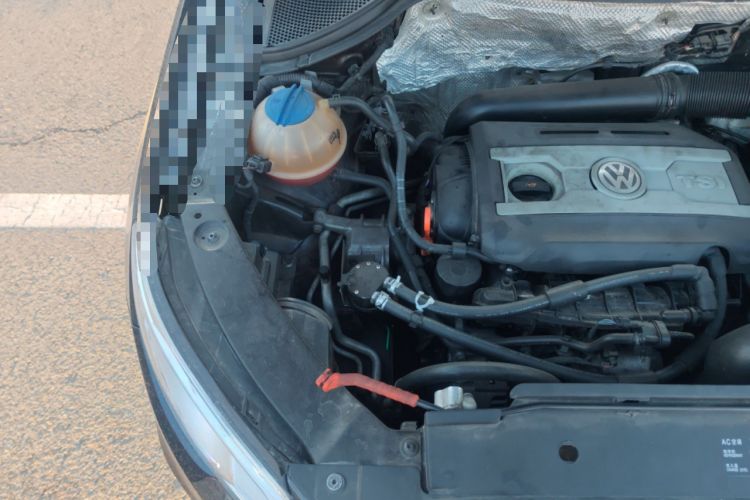 Used Volkswagen Tiguan 2012 2.0 TSI Automatic All-Wheel Drive Elite Edition Engine Bay Right