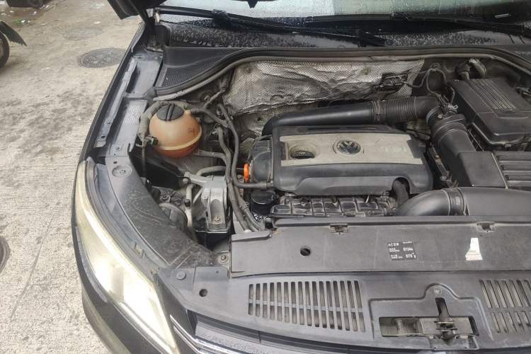 Used Volkswagen Tiguan 2012 1.8TSI Manual Two-Wheel Drive Enjoyment Edition Engine Bay Right
