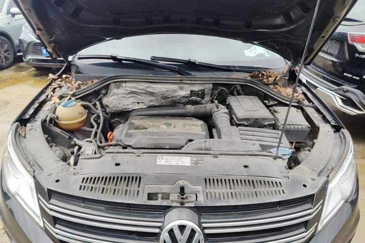 Used Volkswagen Tiguan 2012 1.8TSI Automatic All-Wheel Drive Fashion Edition Engine Bay