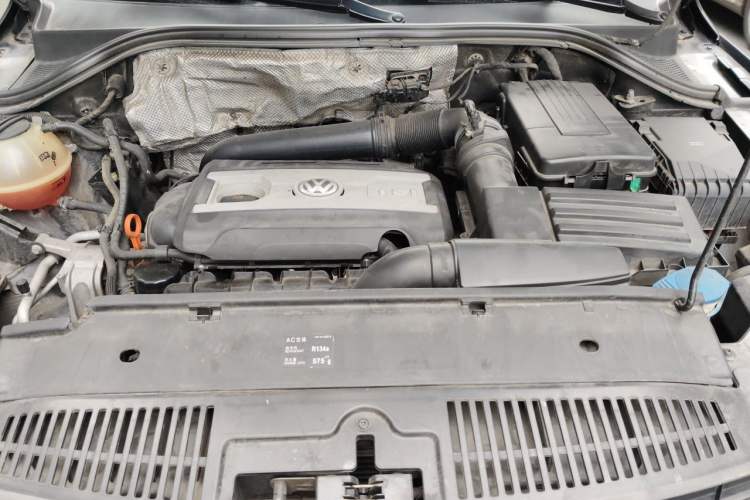 Used Volkswagen Tiguan 2012 1.8TSI Automatic Two-Wheel Drive Trend Edition Engine Bay