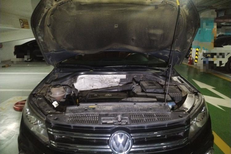 Used Volkswagen Tiguan 2012 2.0 TSI Comfort Edition Engine Bay
